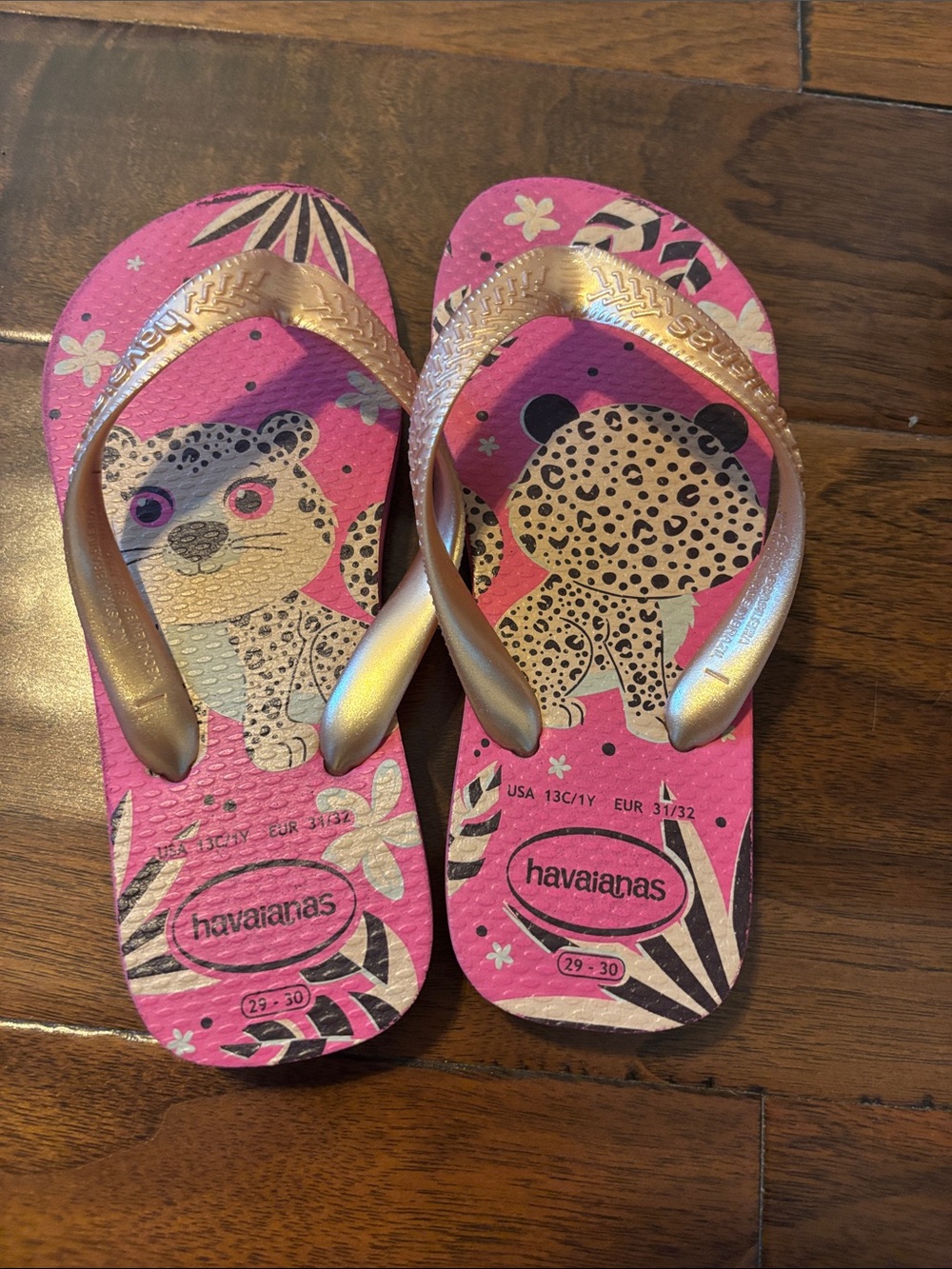 Havaianas Kids Pink Leopard Graphic Flip Flops with Gold Straps